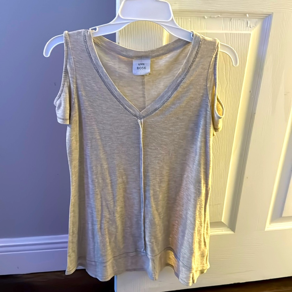 Knox Rose cold shoulder, v-neck tee